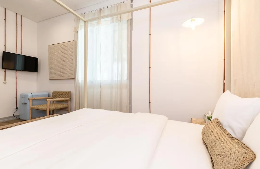 Amália Boutique Suites&Studios - by @ rita´s place-1